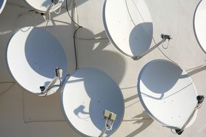 Satellitenschüssel: Vivendi mit erfolgreichem Ergebnis (Foto: pixelio.de/Sturm)