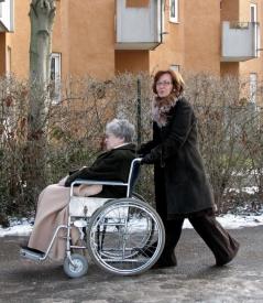 Alzheimer-Fall: Früherkennung für Angehörige wichtig (Foto: pixelio.de, Sturm) Alzheimer-Fall: Früherkennung für Angehörige wichtig (Foto: pixelio.de, Sturm)