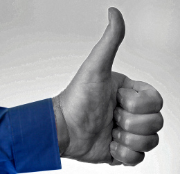 Thumbs up: Social-Media-Verbot nicht mehr zeitgemäß (Foto: FlickrCC/owenwbrown)
