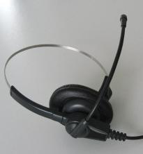 Headset: Telefondienste werden zum Auslaufmodell (Foto: pixelio.de, Bauchbutz)
