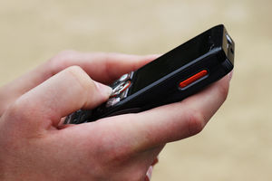 Handy: Darüber lassen sich Bubbly-Tonaufnahmen bloggen (Foto: pixelio.de/korte)