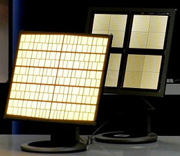 OLED: Panel mit 33x33 cm Größe realisiert (Foto: oled100.eu)