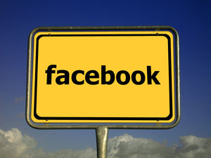 Facebook: Internetunternehmen übernimmt Gowalla (Foto: pixelio.de/Gerd Altmann)