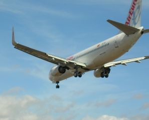 Flugzeug: Freundliche Sitznachbarn gesucht (Foto: pixelio.de, pauline)