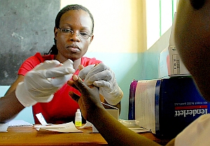 Malariatest: bisher zu umständlich für schnelle Behandlung (Foto: Flickr/UsArmy)