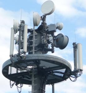 Sendemast: Anbieter müssen Netze ausbauen (Foto: pixelio.de, Chgristian Pohl)