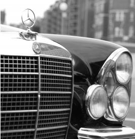 Mercedes: Unternehmen will sich 2012 weiter steigern (pixelio.de, Marion S.)