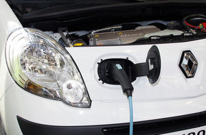 Elektroauto: Conti kooperiert mit Südkoreanern (Foto: pixelio.de/S. Grinberg)