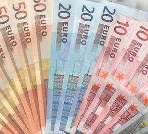 Geld: wird bald für slowenische Nachrichten nötig (Foto: pixelio.de, T. Weiss) Geld: wird bald für slowenische Nachrichten nötig (Foto: pixelio.de, T. Weiss)