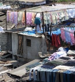 Indischer Slum: Die meisten Fälle kommen von hier (Foto: pixelio.de, D. Schütz)