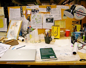 Schreibtisch: Unordnung bringt auch Vorteile (Foto: Flickr/Pearson)