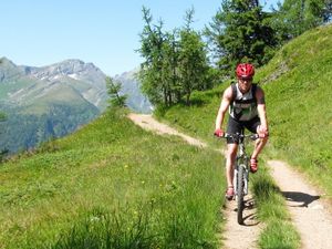 Radfahrer: Sport vertreibt Frust (Foto: pixelio.de/ Thommy Weiss)