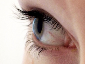 Auge: OPs hinter dem Auge zählen zu den schwierigsten (Foto: pixelio.de/Mau) Auge: OPs hinter dem Auge zählen zu den schwierigsten (Foto: pixelio.de/Mau)