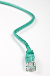 LAN-Kabel: Versicherer mit veralteten IT-Systemen (Foto: pixelio.de/berlin-pics)