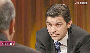 Abgeordneter Guggenbichler: APA-Informationsmonopol bei WKR-Ball (Foto: ORF) Abgeordneter Guggenbichler: APA-Informationsmonopol bei WKR-Ball (Foto: ORF)