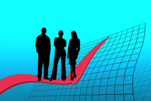 Aufwärtstrend: Mittelstand positiv realistisch (Foto: pixelio.de/Gerd Altmann)