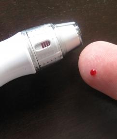 Blutzucker-Messung: hilft Risiko zu senken (Foto: pixelio.de, Michael Horn) Blutzucker-Messung: hilft Risiko zu senken (Foto: pixelio.de, Michael Horn)