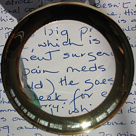 Lupe: Seite durchleuchtet Nutzungsbedingungen (Foto: FlickrCC/Robbie1) Lupe: Seite durchleuchtet Nutzungsbedingungen (Foto: FlickrCC/Robbie1)