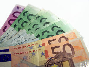 Geld: In Deutschland gibt es noch Privatkapital (Foto: Knipseline, pixelio.de)