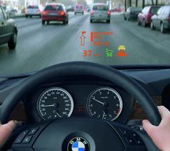 Head-up-Display: Projektionen sollen Fahrer weniger ablenken (Foto: bmw.com)