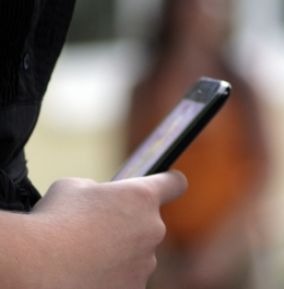 Mobiltelefon: hört mehr als Besitzer (Foto: pixelio.de, Günter Havlena)