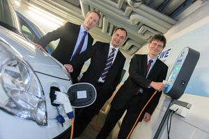 Christian Gaebler, NH-Manager Til Esser, Ingo Alphéus (v.r.n.l.) (Foto: rwe.de)