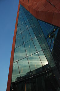 Hochhaus: Wenig Fremdkapital für Immo-Investments (Foto: pixelio.de/Marion S.)