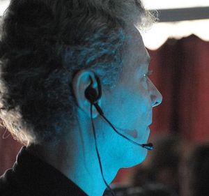 Vermittler: Telefonate für Gehörlose (Foto: flickr.com, cc theatertraumbaum)