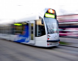 Straßenbahn: Wirkung von Gratis-Tickets umstritten (Foto: pixelio.de/Große)