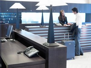 Aastra 400 Kommunikationsserver mit neuer Hospitality-Funktion. (c) Aastra