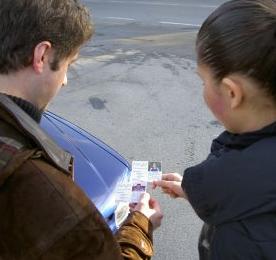 Jungo-Nutzer: Mitrgliedsausweis gibt Sicherheit (Foto: jungo.it)