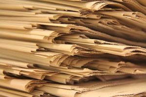 Zeitungsstapel: Wavii findet neue Themen von alleine (Foto: pixelio.de/pohl)