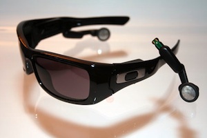 Hightech-Brille: nach MP3s kommt Augmented Reality (Foto: oakley.com)