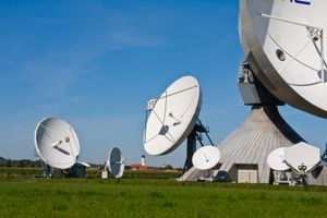 Satelliten: simple Technik noch unter Handelsverbot (Foto: pixelio.de/wengert)