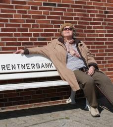 Rentnerin: Männer holen bei Lebenserwartung auf (Foto: pixelio.de, B. Eckholdt)