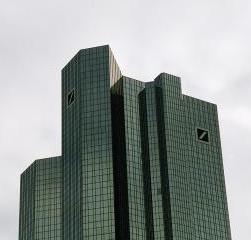 Deutsche-Bank-Tower: interner Streit dringt nach außen (Foto: pixelio.de, kauer)