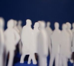 Crowd: Bewertungen nur bedingt vertrauenswürdig (Foto: pixelio.de, hofschlaeger) Crowd: Bewertungen nur bedingt vertrauenswürdig (Foto: pixelio.de, hofschlaeger)