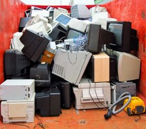 Elektro-Schrott: kein Weg zum simplen Leben (Foto: pixelio.de, K.-H. Laube) Elektro-Schrott: kein Weg zum simplen Leben (Foto: pixelio.de, K.-H. Laube)