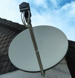 Sat-Schüssel: unnötig durch TV via Facebook (Foto: pixelio.de, didi01) Sat-Schüssel: unnötig durch TV via Facebook (Foto: pixelio.de, didi01)