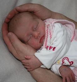 Neugeborenes: Medikamenten-Einnahme schädlich (Foto: pixelio.de, M. Hübner)