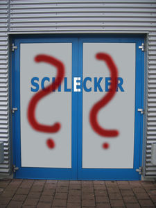 Schlecker mit Fragezeichen: Zukunft ungewiss (Foto: pixelio.de/Gerd Altmann)