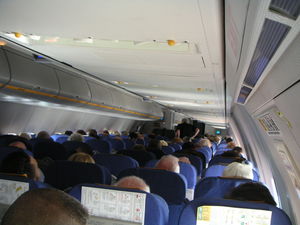 Passagiere: Übergewicht als Sicherheitsrisiko (Foto: pixelio.de, A. Drehe)