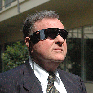 Laserbrille: Photovoltaik soll Sehen ermöglichen (Foto: stanford.edu)