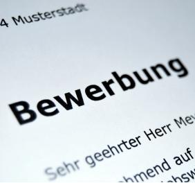 Bewerbungsunterlagen: Suche und finde im Netz! (Foto: pixelio.de, Anton Porsche)