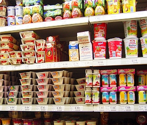 Supermarkt: Marken schwätzen bloß, glauben viele (Foto: pixelio.de/kunstart)