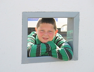 Übergewichtiges Kind: Diabetes wird immer jünger (Foto: pixelio.de/Antitwitter)