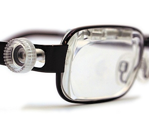 Eyejusters: Brillenstärke per Drehrad einstellbar (Foto: Eyejusters)