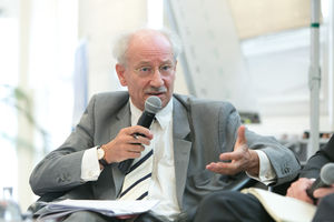 Prof. Dr. Bernd Marin beim Podiumsgespräch (Copyright: die Berater®)
