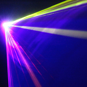 Laser: Beschuss soll Asteroiden ablenken (Foto: pixelio.de/Andrea Damm)