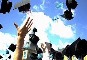 Absolventenfeier: Gesundheit profitiert von Studium (Foto: pixelio.de/Kölsch) Absolventenfeier: Gesundheit profitiert von Studium (Foto: pixelio.de/Kölsch)